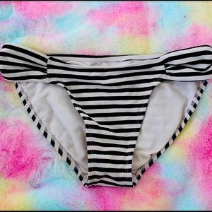 Striped Roxy swim bottoms💗💕
